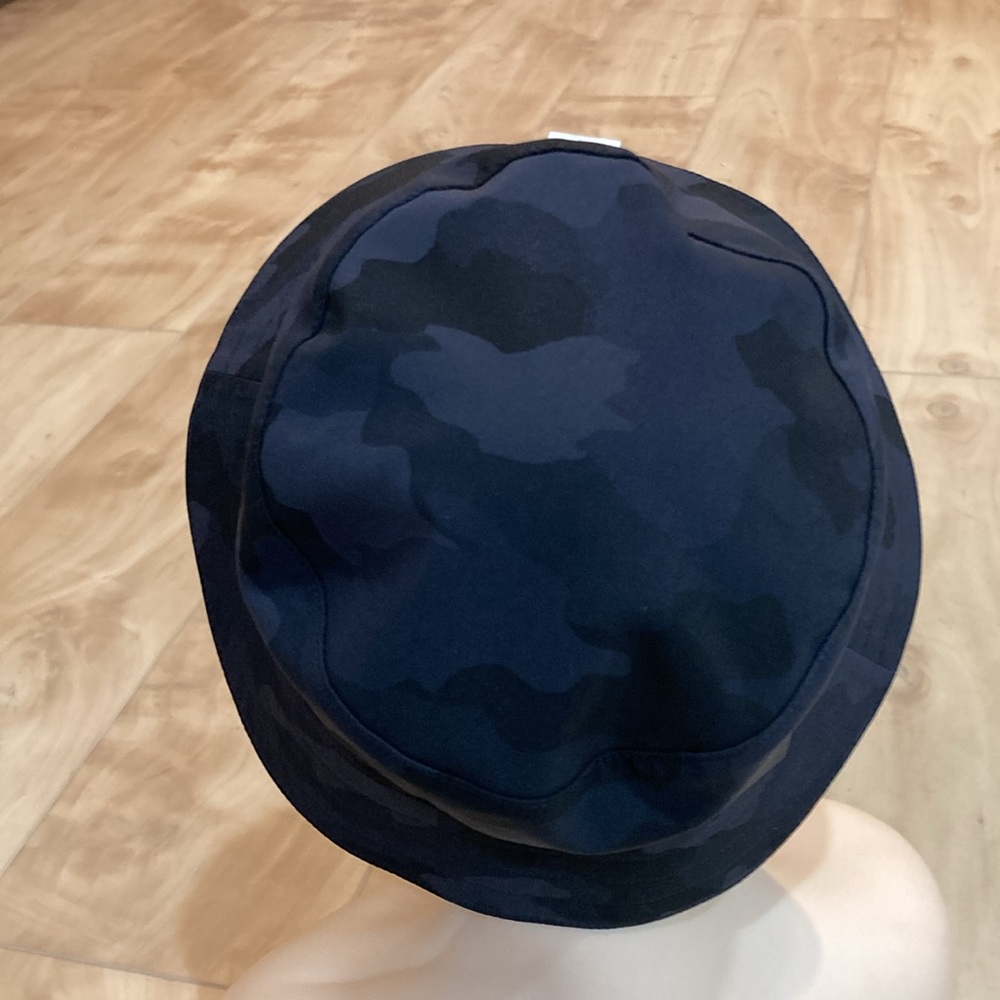 NWT Lululemon Both Ways Bucket Hat blk/camo - Picture 12 of 15